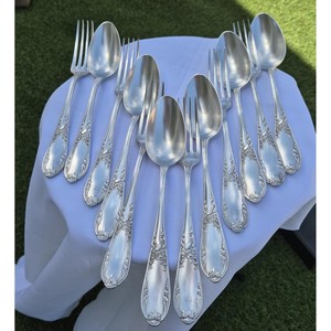Nuevo Juego de Cubiertos de Metal Elegante con Acabado de Espejo, Apto para Lavavajillas, Colección de Cubiertos Plateados para Bodas y Eventos - Product Image 1