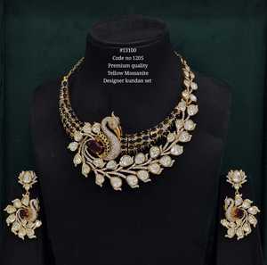 Conjunto de Joyería Kundan de Diseñador 13100, Collar y Aretes Chapados en Oro, con Moissanita Amarilla y Piedra Rosa, para Novias, Bodas y Fiestas - Product Image 3