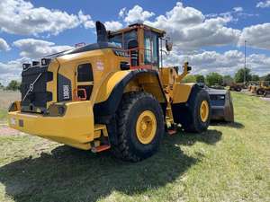 รถตักล้อยาง Volvo L180H ปี 2014 มือสอง รับน้ำหนักได้ 300 ตัน พร้อมเครื่องยนต์ เกียร์ และปั๊ม - Product Image 2