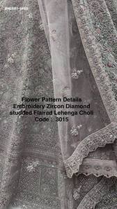 Traje de novia de red con bordado de chapat, zari, dori, lentejuelas y circonitas, lehenga-choli nupcial, proveedor indio - Product Image 3