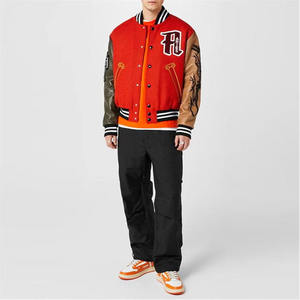 Veste universitaire rouge personnalisée en laine et cuir, veste de baseball avec patch brodé, fabricant OEM - Product Image 2