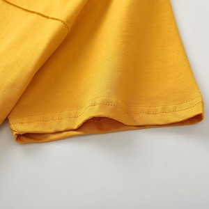 T-shirt tricoté jaune à col rond et manches courtes, coupe classique, couleur unie, décontracté, longueur longue, design épuré - Product Image 3