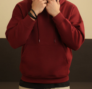Sweat-shirt à capuche pour homme rouge OEM personnalisé, mélange de coton, pull-over uni, sweat-shirt d'hiver de qualité supérieure, respirant - Product Image 1