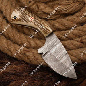มีดสกินเนอร์เหล็กดามัสกัสคุณภาพสูง ขายดี สำหรับการล่าสัตว์แบบมืออาชีพ พร้อมด้ามจับทำจากเขาสัตว์และปลอกหนัง ขนาด 3 นิ้ว - Product Image 3