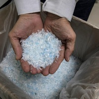 Flocons de PET recyclé, qualité film, pour moulage – Matériau fiable pour les entreprises de recyclage plastique éco-responsables