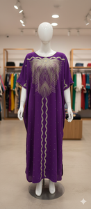 ชุดจาลาบียะห์สีม่วงสไตล์โมร็อกโกแบบดั้งเดิมพร้อมงานปักลายเงินประณีต – ชุดราตรีดีไซน์เนอร์ระดับพรีเมียมสำหรับผู้หญิง - Product Image 3