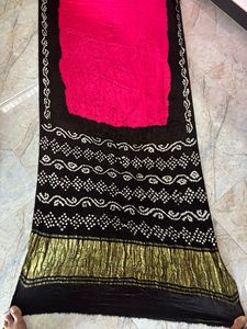 Sari Tradicional Indio de Seda Bandhani para Mujer, Teñido a Mano, Estilo Tie Dye, Étnico, para Diwali, Bodas, Fiestas, Tela Suave, Ropa Festiva - Product Image 3