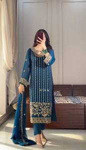 Ensemble haut et bas de créateur pour soirée avec dupatta - Product Image 2