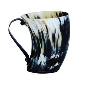 Tazas de Cuerno Vikingo Vintage Duraderas - Tazas Ecológicas Ligeras para Cerveza y Vino con Tapa de Bambú, Cuerno Natural de Vaca/Buey - Product Image 5