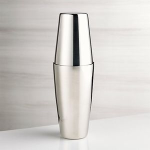 Shaker à cocktails en acier inoxydable robuste avec finition polie miroir, parfait pour la préparation de cocktails dans les bars professionnels - Product Image 2