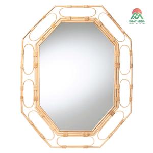 Espejo de ratán hecho a mano: Fibras de ratán natural delicadamente dispuestas para crear un encantador estilo costero. - Product Image 1