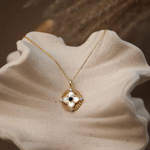 Collar de Plata de Ley 925 con Ónix Negro Natural y Baño de Oro de 14K, Colgante de Trébol con Madreperla, Regalos de Aniversario y Cumpleaños - Product Image 1