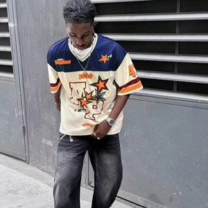 เสื้อฟุตบอลตาข่ายขนาดใหญ่พิมพ์ลายหมายเลขดาว สไตล์สตรีทแวร์สำหรับทุกเพศ เสื้อกีฬาแบบสั่งทำ ผู้จำหน่ายขายส่งจำนวนมาก - Product Image 1