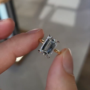 Anillo de Compromiso y Boda con Diamante Cultivado en Laboratorio, Corte Esmeralda, 1 Quilate, Oro Amarillo de 14k, Certificado IGI, Joyería de Lujo para Regalo - Product Image 1