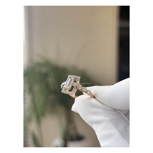 Anillo de compromiso premium para mujer, con diamante de laboratorio de corte baguette de 1.30 ct certificado por IGI, doble halo, estilo vintage, en oro de 14 quilates - Product Image 3