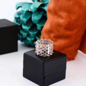 Bague statement multi-rangs en tanzanite bleue naturelle en or jaune massif 18 carats – Bague large à quatre bandes sertie clos en forme de lunette, pierre de naissance de décembre - Product Image 5