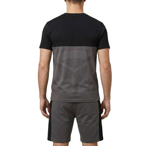 Conjunto de Ropa de Dos Piezas para Hombre, con Camiseta y Pantalones Cortos, Diseño de Tela Suave, Ideal para Uso Casual en Verano - Product Image 2