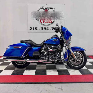 Motocyclette Custom Road King Cruiser d'occasion 2017, d'origine américaine, à vendre, longue autonomie, maniabilité fluide, performances premium - Product Image 2