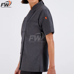 Ensemble uniforme de chef professionnel pour hommes, vêtements de travail modernes pour la cuisine avec tablier à bretelles croisées réglables et veste de chef, logo personnalisé - Product Image 5