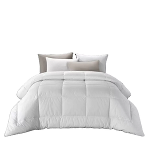 Juego de Edredón Alternativo de Plumón Sintético Blanco con Fundas de Almohada, Ropa de Cama Moderna Teñida Lisa con Costuras - Product Image 1