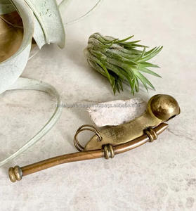 Sifflet de marin vintage en laiton, sifflet de signalisation maritime traditionnel pour la décoration et les cadeaux - Product Image 1