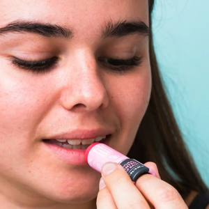 Tubo de Papel Reciclable para Bálsamo Labial y Cosméticos Sólidos - Product Image 1