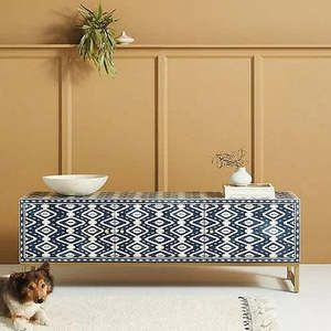 Mesa de consola inspirada en Vintage con artesanía atemporal hecha a mano para interiores refinados por Tradebyd - Product Image 1