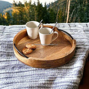 Plateau de service en bois écologique en vrac, design rustique fait à la main, poignées élégantes pour les repas, le petit déjeuner et l'extérieur. - Product Image 3