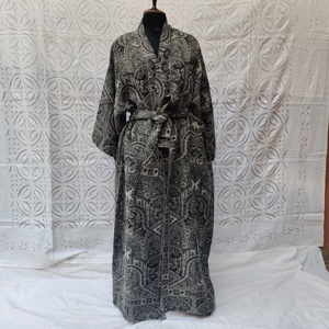 Kimono en tissu de laine de haute qualité, tissé à la main, motif Paisley, avec ceinture à nouer à la taille, design enveloppant, kimono chaud d'hiver pour femmes - Product Image 4