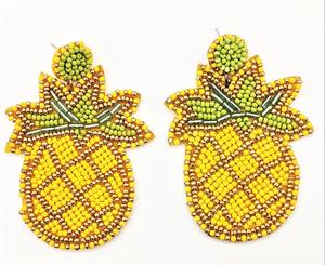 Pendientes artesanales bordados con forma de pez multicolor de alta calidad con múltiples colores. - Product Image 3