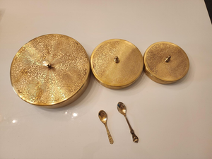 Boîte à épices artisanale en laiton avec 7 compartiments, rangement traditionnel ethnique pour masala, organiseur de cuisine décoratif en laiton - Product Image 4