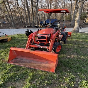 Tractor Compacto Kubota Avanzado Diseñado para un Trabajo Eficiente en el Campo, con Manejo Suave y un Ahorro de Combustible Excepcional - Product Image 6