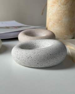 Porte-bougie en béton fait main TCE Premium pour la décoration de la maison, centre de table, hôtel, restaurant, cadeau et aménagement intérieur - Product Image 1