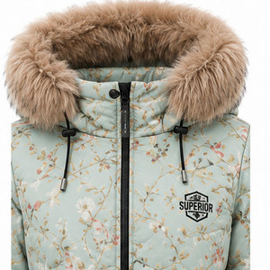 Chaqueta Impermeable para Mujer con Diseño Funcional de Múltiples Bolsillos, Capucha Ajustable y Corte Largo Elegante para el Invierno Moderno - Product Image 3
