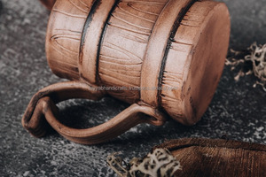 Chope à bière en bois antique faite de bois de manguier de haute qualité conçue par Tayyab Handicrafts - Product Image 6