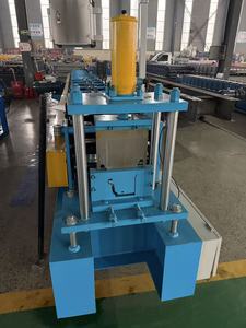 Machine de formage de gouttières certifiée CE, facile à utiliser et à changement rapide de moule pour diverses tailles de gouttières - Product Image 3