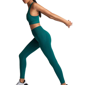 Conjunto de Yoga para Mujer Hecho en Pakistán, de Alta Calidad, con Logotipo Frontal, 2 Piezas, Transpirable, Ecológico, Ligero, Cómodo y Asequible - Product Image 2