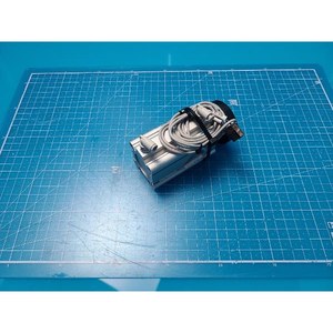 Cylindre pneumatique compact SMC CDQ2A32-50DCZ, utilisé comme pièce détachée pour équipement semi-conducteur d'occasion - Product Image 3