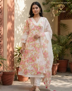 Ensemble Kurta en coton bleu brodé pour femme Hari Om Creations avec broderie géométrique faite à la main, col en V, manches trois quarts, longueur intégrale - Product Image 4