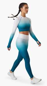 Ensemble de yoga 2 pièces pour femme, respirant, avec haut court à manches longues et leggings taille haute élastique, bleu dégradé, vêtements de sport avec logo frontal - Product Image 3