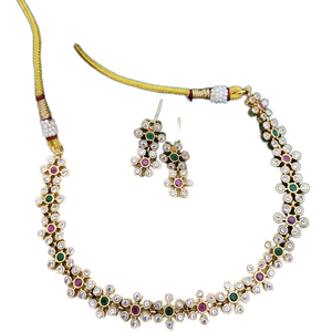 Conjunto de collar chapado en oro de diseño elegante de alta calidad con aspecto de piedras simples con pendientes para colección de boda para mujer - Product Image 1