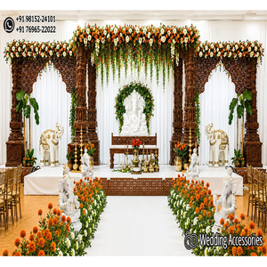 Elegante Mandap de Interior Inspirado en Bodas Tamaleñas, Lujoso Mandapam Kalyana del Sur de la India con Pilares Intrincadamente Tallados a Mano - Product Image 1