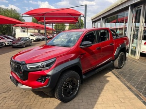Used & New Japan Hilux Hilux 2023 Red Pickup Truck 4x4 Automatic Leather Seats LED Headlights R18 Tires Rear <b>Camera</b> Euro VI - Product Image 3