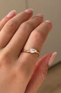 แหวนเพชรทรงลูกแพร์ 1.01 กะรัต แบบ East West เพาะเลี้ยงในห้องปฏิบัติการ สำหรับผู้หญิง ทองคำแท้ 14K แหวนสัญญาสำหรับคู่รัก - Product Image 3