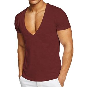 Venta al por mayor 100% algodón ropa de entrenamiento cuello en V profundo camiseta para hombres corte bajo camiseta masculina Casual Hip Hop Slim Fit manga corta - Product Image 1
