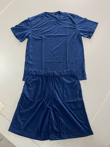 Ensemble deux pièces d'été personnalisé pour homme, short et haut de couleur unie, pour activités de plein air, par un fabricant de vêtements - Product Image 6