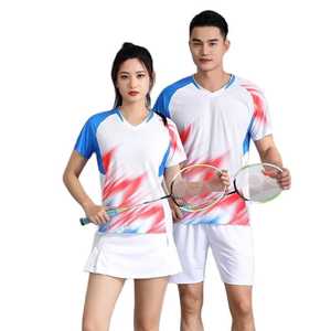 Conjunto Deportivo de Tenis Sublimado Unisex, Camiseta de Manga Corta con Cuello en V, Jersey de Poliéster que Absorbe la Humedad con Pantalones Cortos con Cintura Elástica - Product Image 1