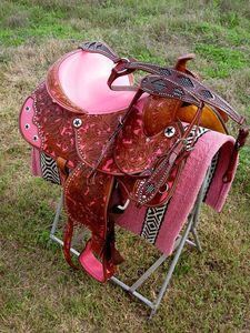 Selle de cheval en cuir occidental de qualité supérieure, ensemble complet d'attrezzage équestre en cuir véritable, selle de baril en cuir véritable pour l'équitation anglaise et les courses. - Product Image 2