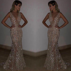 Robe midi élégante en maille, dos nu, à sequins et strass scintillants, taille haute, coupe ajustée droite et respirante - Product Image 4