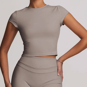 Camiseta Deportiva Corta sin Espalda para Mujer con Logotipo Personalizado, de Compresión, Nailon/Spandex, Alta Elasticidad, para Gimnasio y Ejercicio - Product Image 5